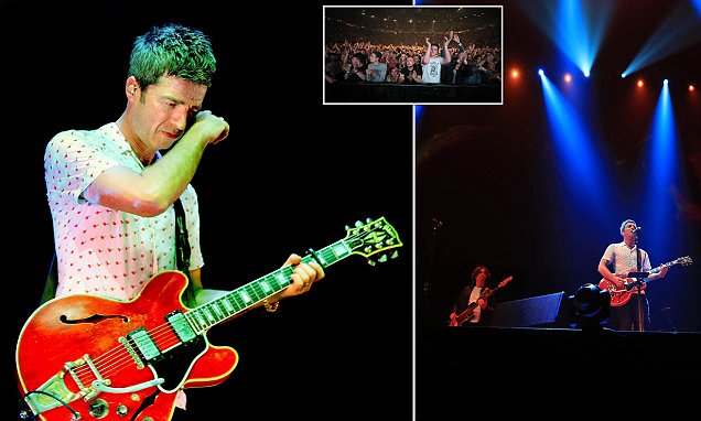 Derai Airmata Noel `Oasis` Gallagher pada Konser `Reopening` Manchester Arena